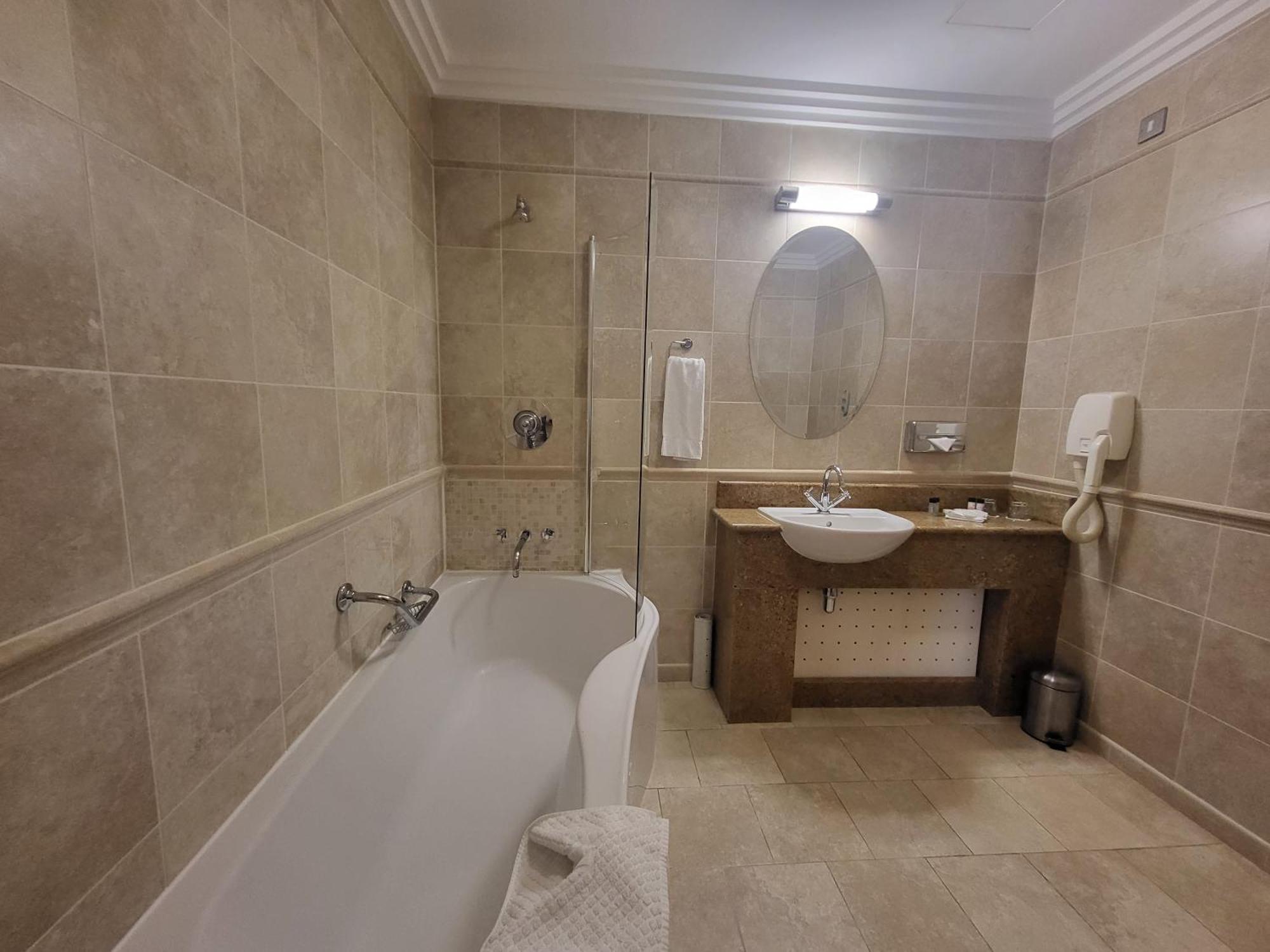 Lawlors Hotel Naas Exterior photo