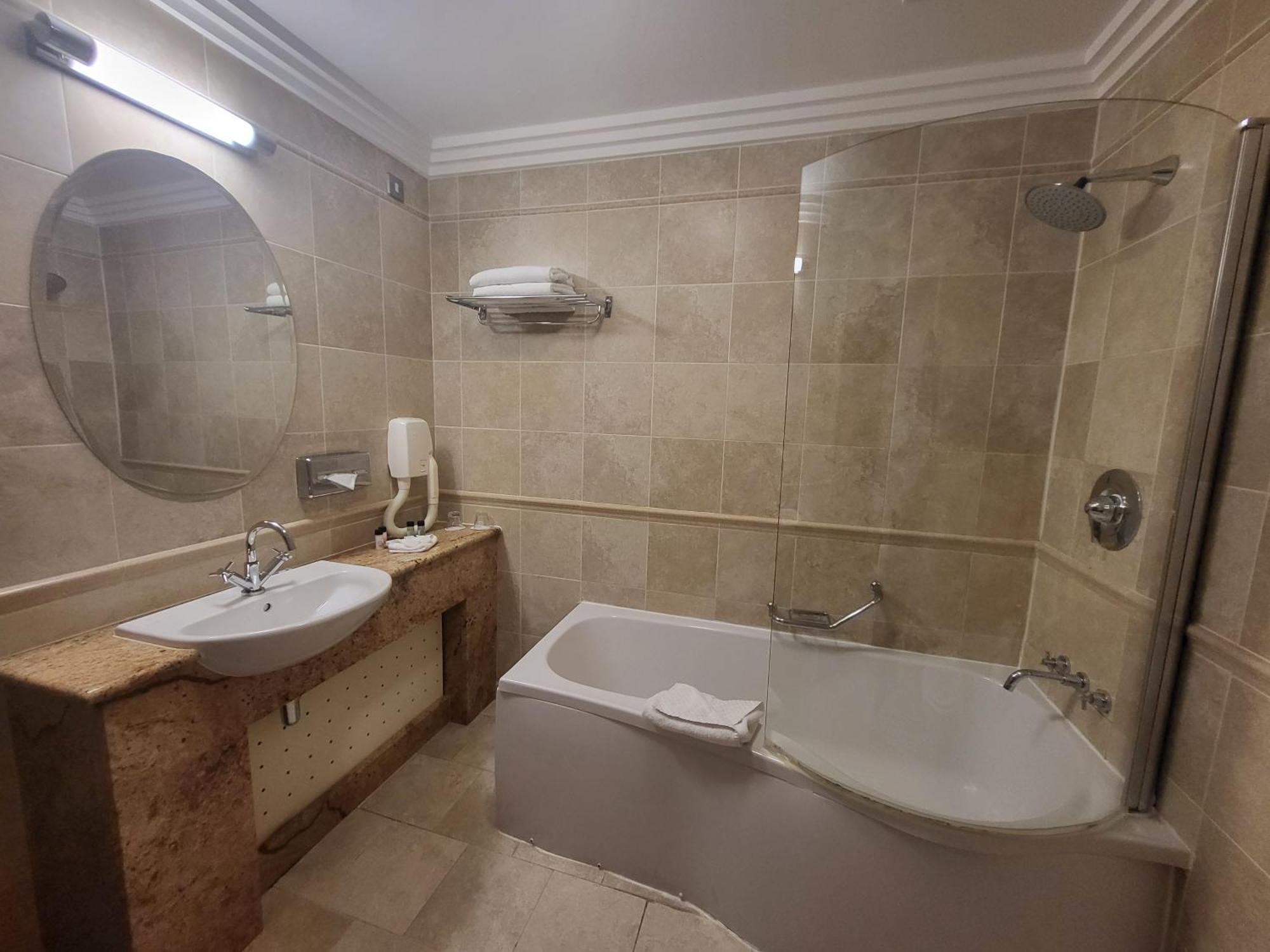 Lawlors Hotel Naas Exterior photo